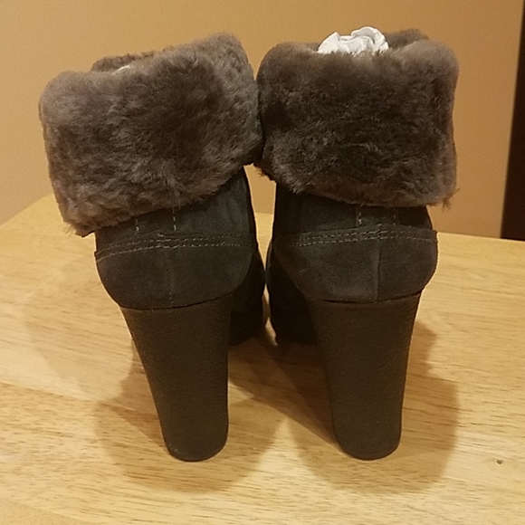 NWT Hunter leather and shearling boots. - Picture 3 of 5